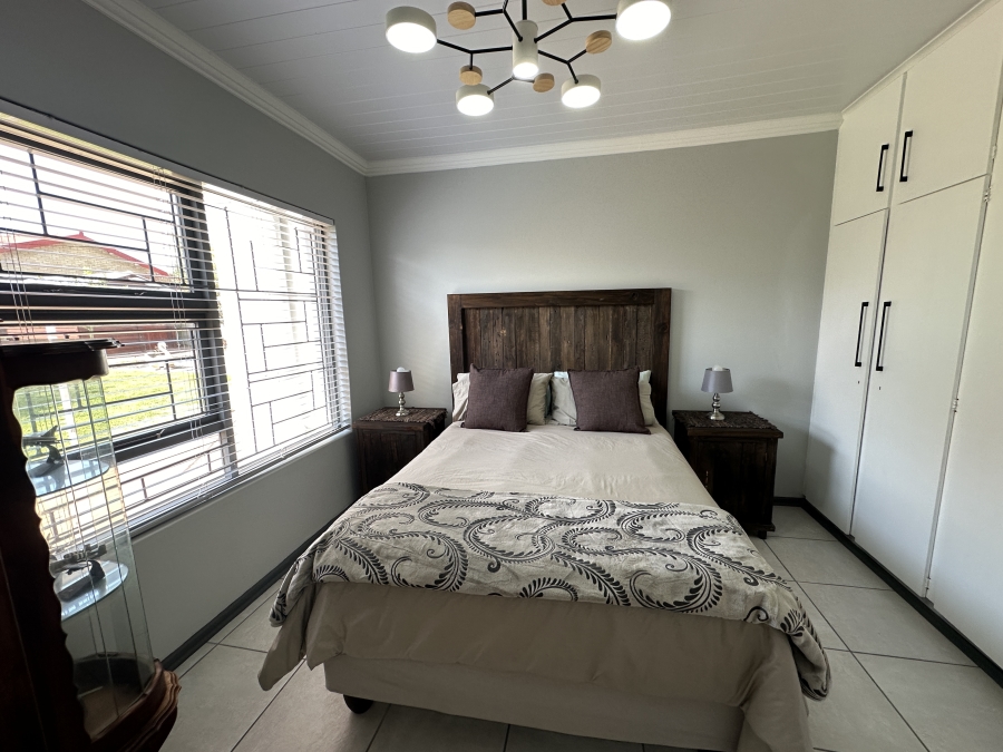 4 Bedroom Property for Sale in Bayview Western Cape